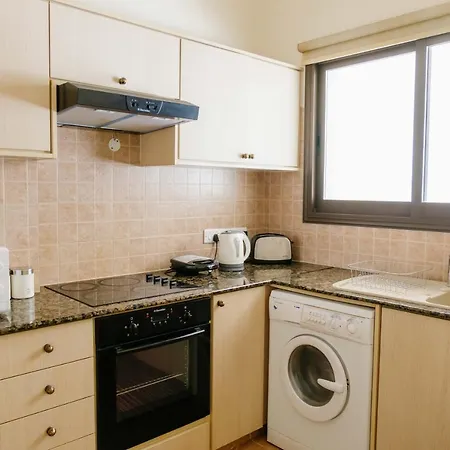 Dom wakacyjny Queens Gardens 2 Bedroom Townhouse In