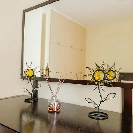 Queens Gardens 2 Bedroom Townhouse In