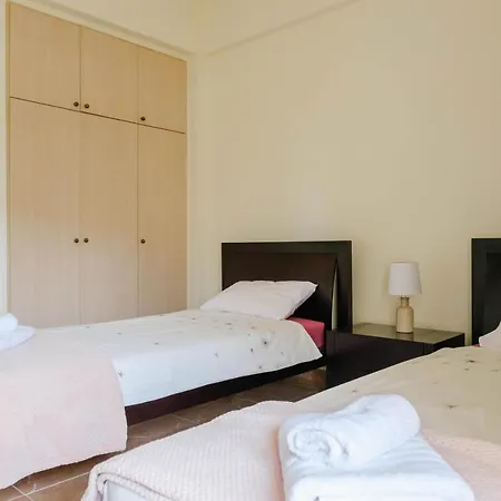 Dom wakacyjny Queens Gardens 2 Bedroom Townhouse In *