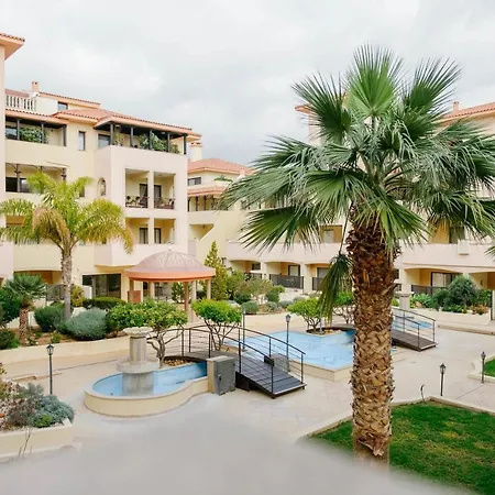 Queens Gardens 2 Bedroom Townhouse In *