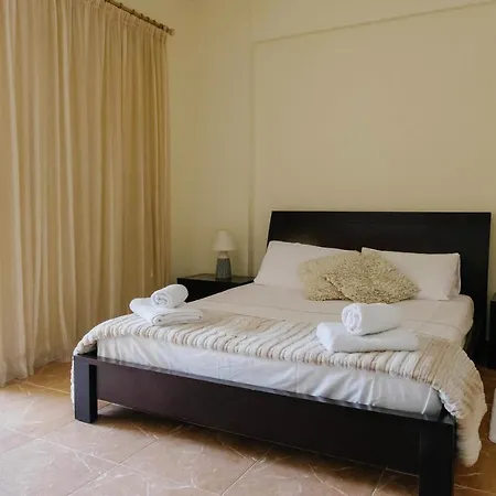 Queens Gardens 2 Bedroom Townhouse In Casa de Férias
