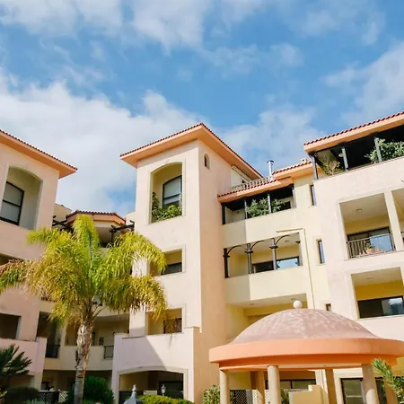 Queens Gardens 2 Bedroom Townhouse In * Pafos