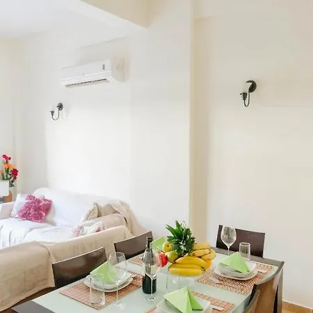 Queens Gardens 2 Bedroom Townhouse In * Paphos