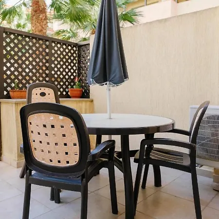 Casa de Férias Queens Gardens 2 Bedroom Townhouse In Pafos